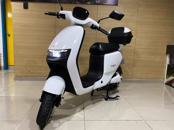 moto-electrica-biologica-neva-2023-blanca-2 moto-electrica-biologica-neva-2023-blanca-2
